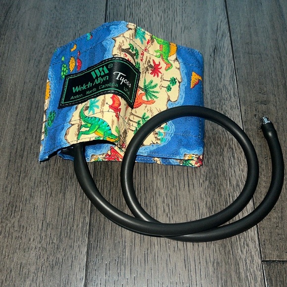 NWOT welch allyn child dinosaur bp cuff - Picture 1 of 7